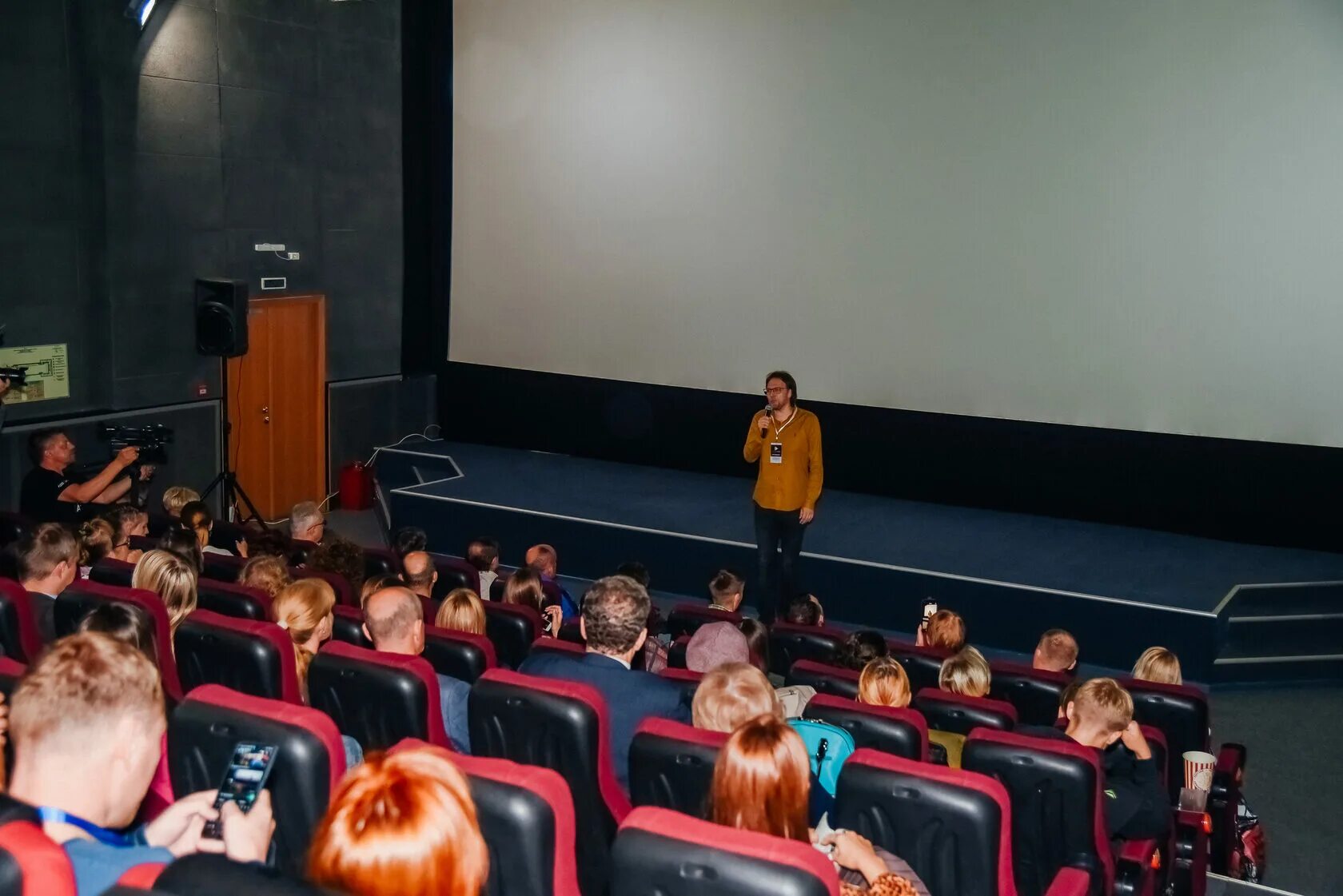 Телепередачи в нижнем новгороде. Кинофестиваль 2022 в Нижнем Тагиле. Кинотеатр Россия Нижний Тагил открытие. Открылся фестиваль фильменок. Демидофф в Перми фото.