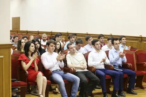 Студент дгту