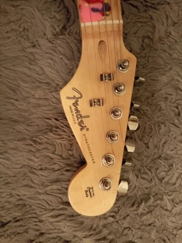 Как отличить fender. Мексиканская дека fender stratocaster. настоящий fender stratocaster. китайский фендер стратокастер.