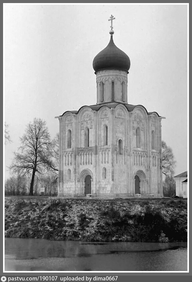 Белая церковь на нерли. Церковь покрова на нерли белый лебедь. Белая церковь на нерли. Храм покрова на нерли егэ. Храм покрова на нерли — белокаменная русь.