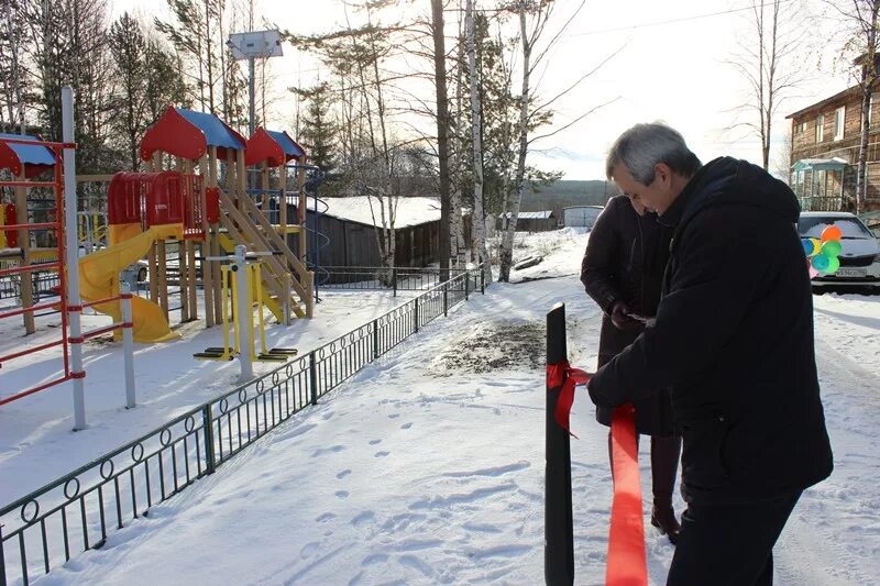 Погода в унъюгане хмао. Унъюган. Унъюган ХМАО детский сад. Поселок Унъюган Октябрьский район ул Матросова. Зоопарк Унъюган.