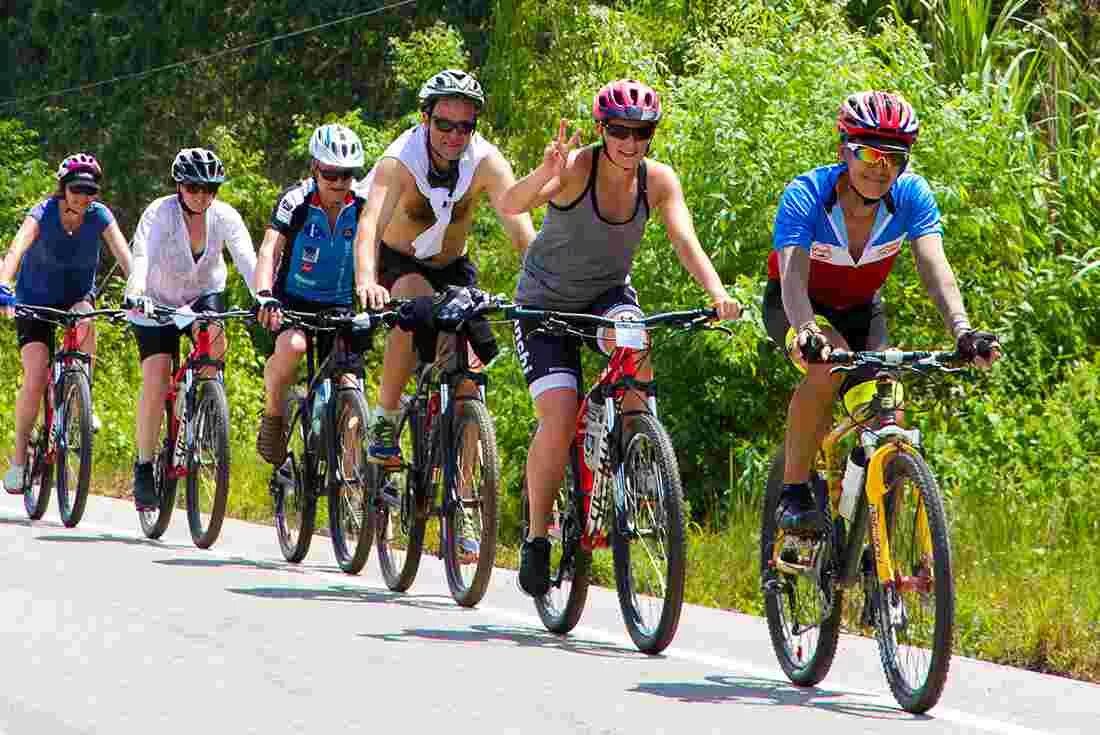 Cycle Tour. Велосипедный туризм картинки. Праздник велоспорта. Вьетнам велосипедисты.