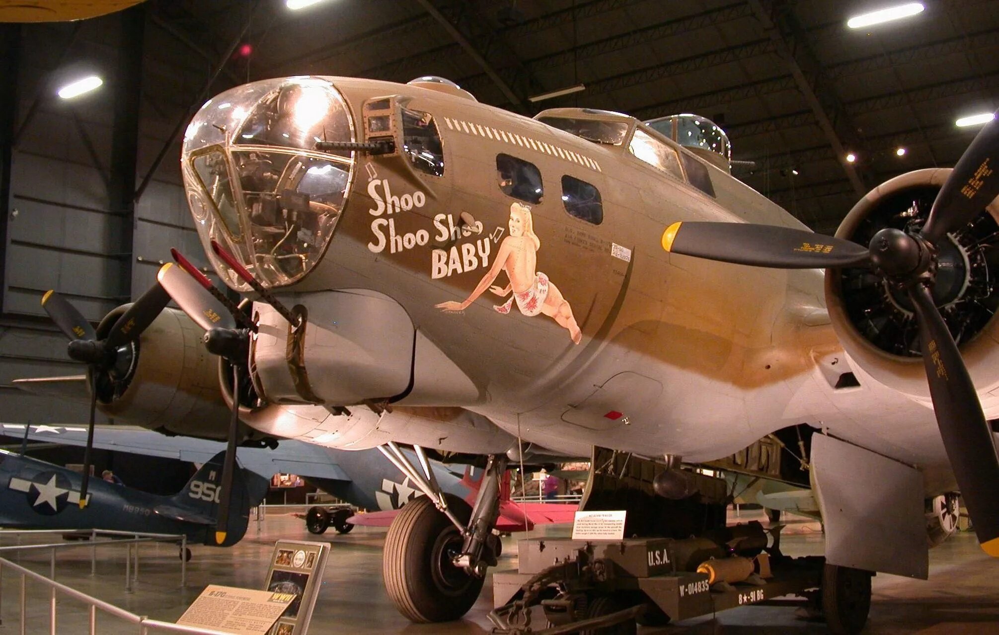 Б 17 кг. Boeing b-17g Flying Fortress. Boeing b-17 Flying Fortress самолет. B-17g. Боинг b 17g.