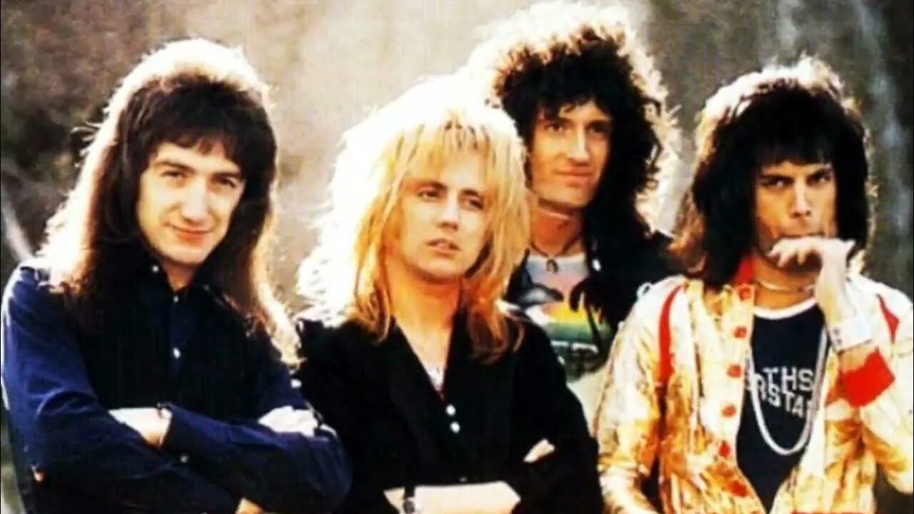 Группа queen 1970. Группа queen poster. Группа queen 2000. Группа queen 1974. 1 куин.