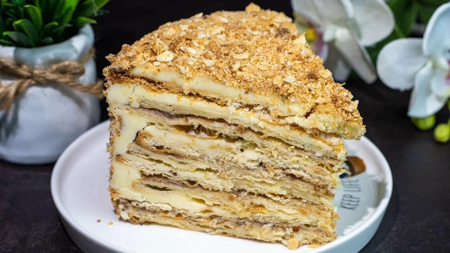 Наполеон со сгущенкой. Крем для торта наполеон. Торт степка растрепка. Торт подлипка. Торт наполеон.