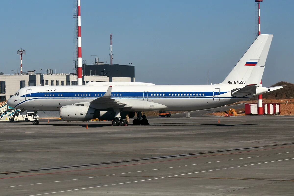 Ra-96018 чей самолет. Бортовой номер москва. Бортовой номер москва. Противолодочный корабль москва. Бортовой номер москва.