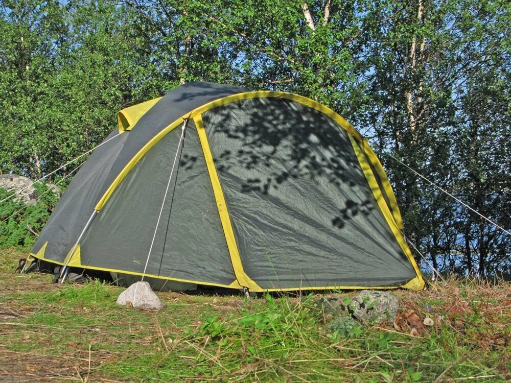 Туристы купили палатку. Палатка Rockland Pamir 4. Палатка Саросс Фишер-4. Палатка 3х-местная "Raptor 3". Палатка 2х2х2 Хохлома каркасная.