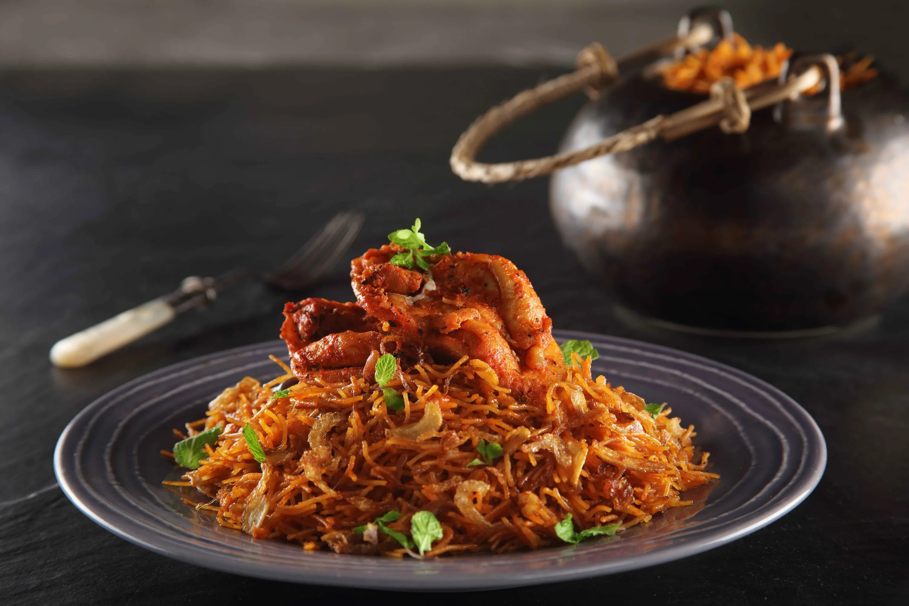 Charcoal Biryani. Курица брияни. Chicken Charcoal Biriyani. Chicken Tikka Briyani
