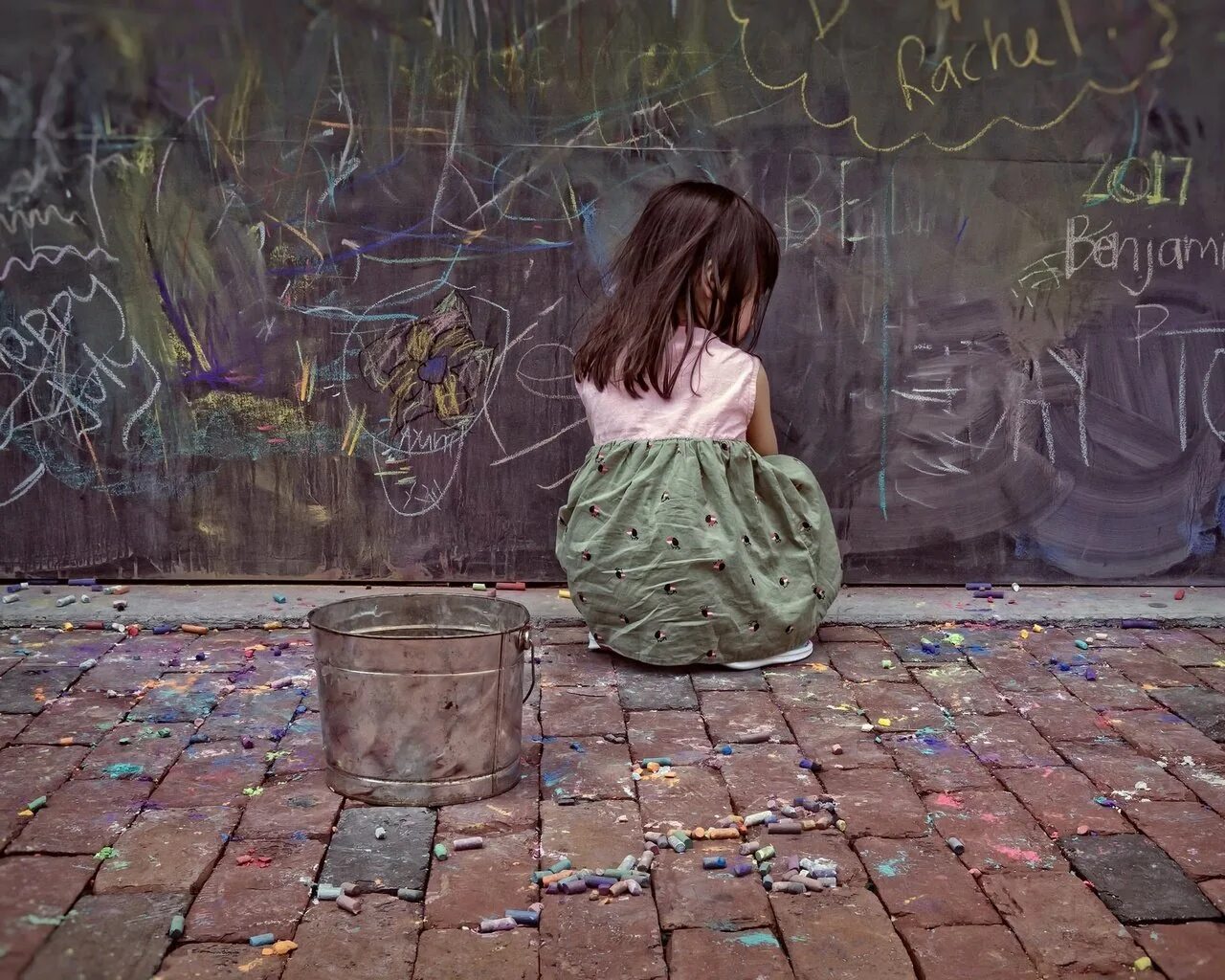 Раненнй внутреннийребёнок. Внутренний мир ребенка. Внутренний ребенок психология. Одиночество ребенка. Концептуальные картинки.