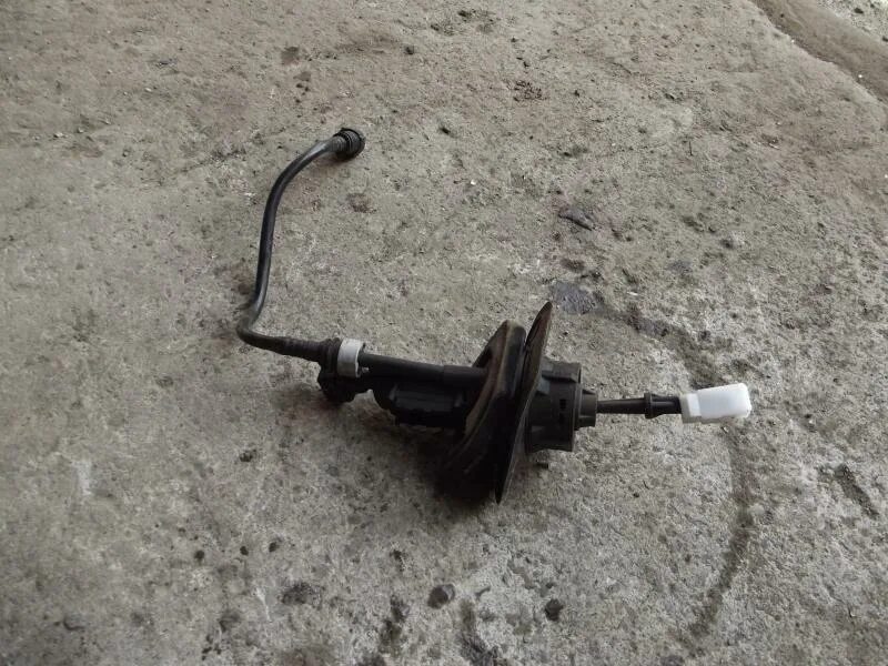 цилиндр сцепления форд фокус 2 рестайлинг 1. 8. 8. 8. главный цилиндрик сцепления форд фокус 2.