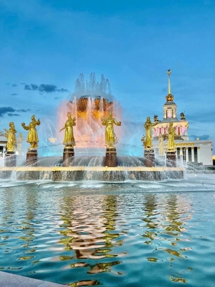 Вднх работа фонтанов. Вднх в москве. фонтаны в москве. фонтаны вднх фото. вднх 2025 фото.