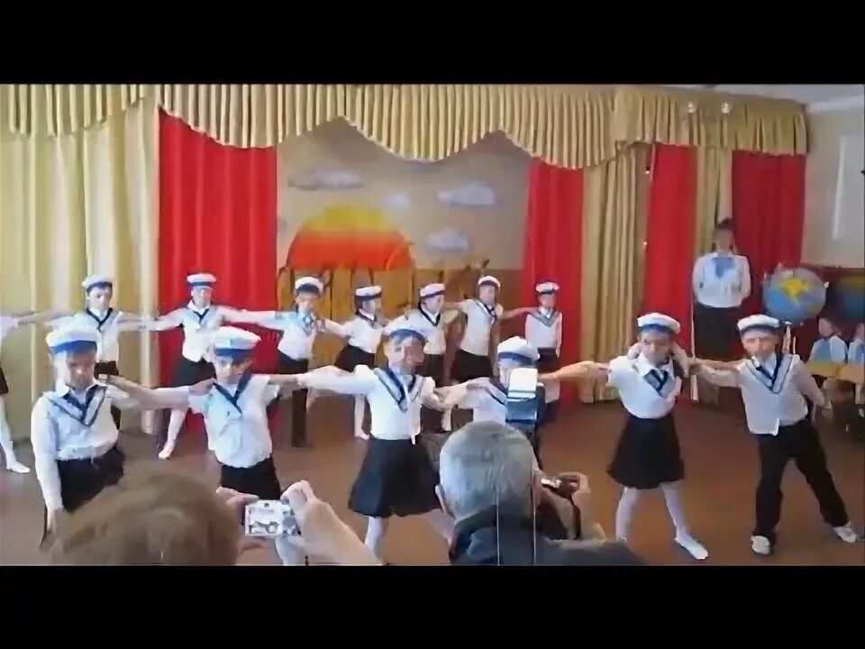 Танец матросов в детском саду видео. Подводка к танцу моряков в детском саду. танец моряков в детском саду. танец антошка в детском саду видео.