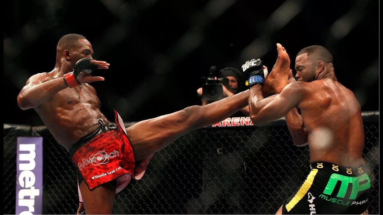 Кевин джонсон. Кормье боец ufc. Кто победил джонсон или. Кто победил джонсон или. Доминик рейес боец.