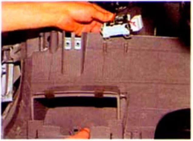 Hyundai accent x3 снятие торпеды. Hyundai accent 2005 радиатор печки. хендай акцент 2005 разобрать панель. радиатор печки хендай акцент. отопитель хендай акцент 1997 года.