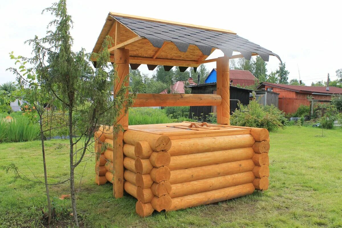 Деревянные срубы колодцев