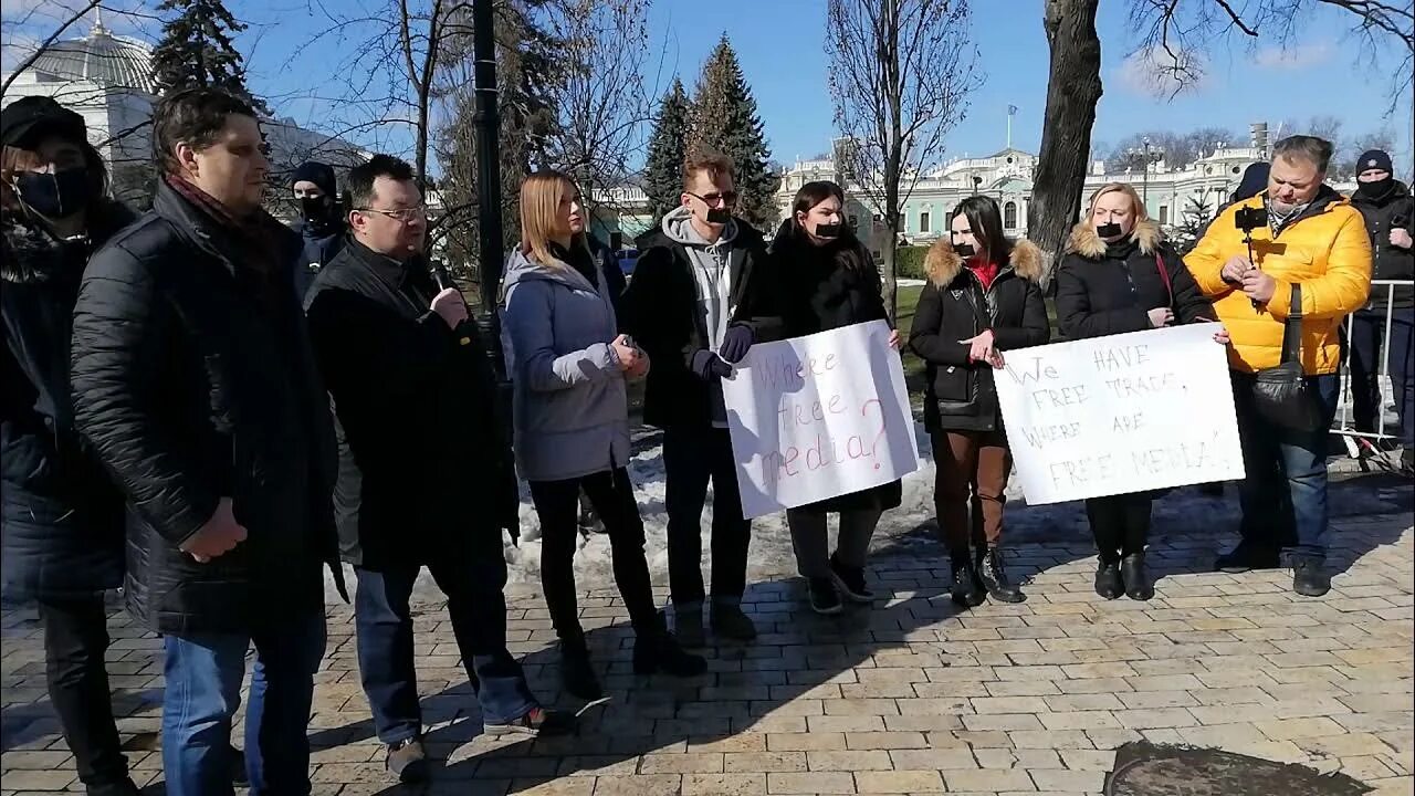 Журналист на митинге. На митингах мы газетчики узнавали много. Как провести санкционированный митинг. На митингах мы газетчики узнавали много. На митингах мы газетчики узнавали много.