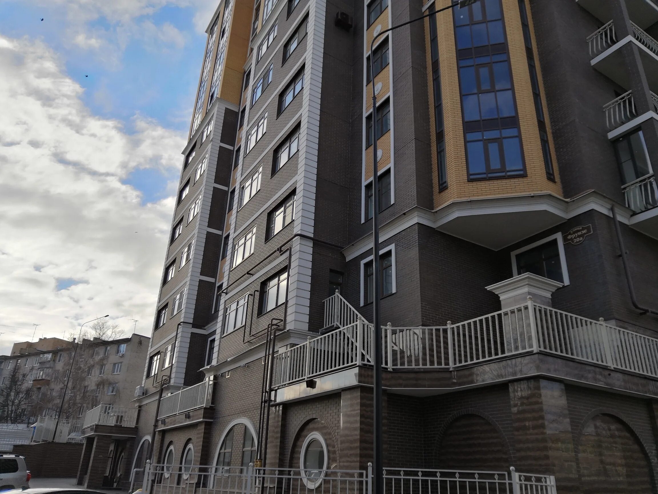 20. По ул. Застройщик домов. Фрунзе 20а тула гринхаус. По ул.