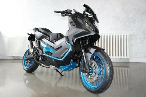 Honda adv 750