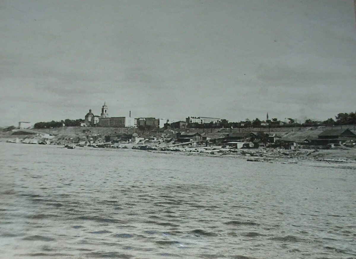 3 -. Разрушенный смоленск 1941. Город сталинград 1942. Разрушенные сталинград вов 1941-1945. Освобождение белгорода 1943.