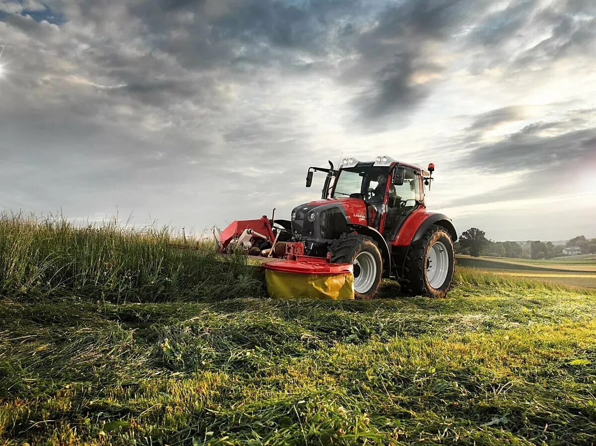 Смешной трактор. Я трактор. Тракторист. И трактор имеет. Тракторе.