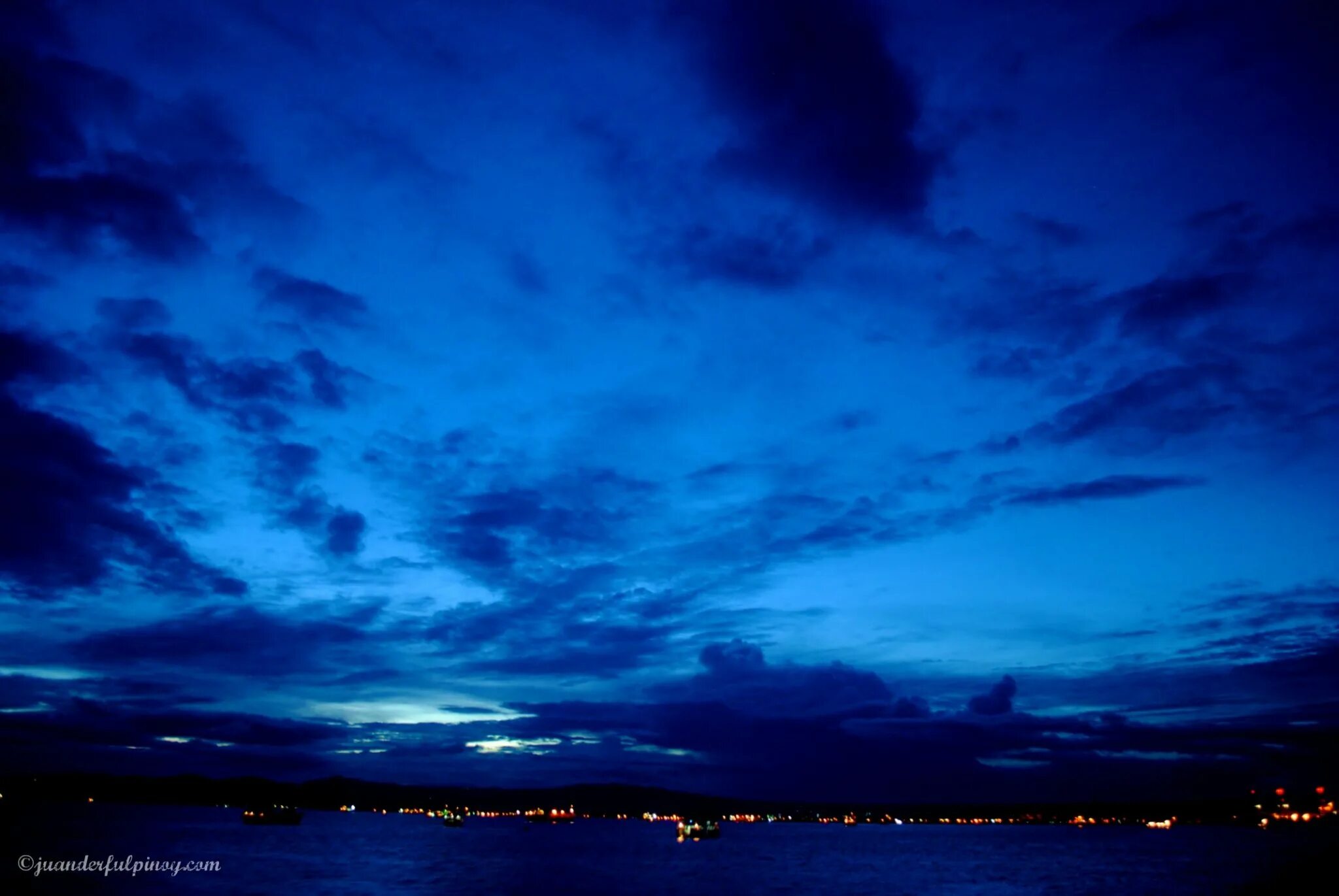 Синий час. Синий час вечером. Синий час фото. Blue hour Light.