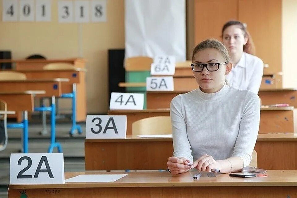 Экзамены 9 класс россия. Школа ЕГЭ. Экзамены в школе. Экзамен ОГЭ. Экзамены в 9 классе.