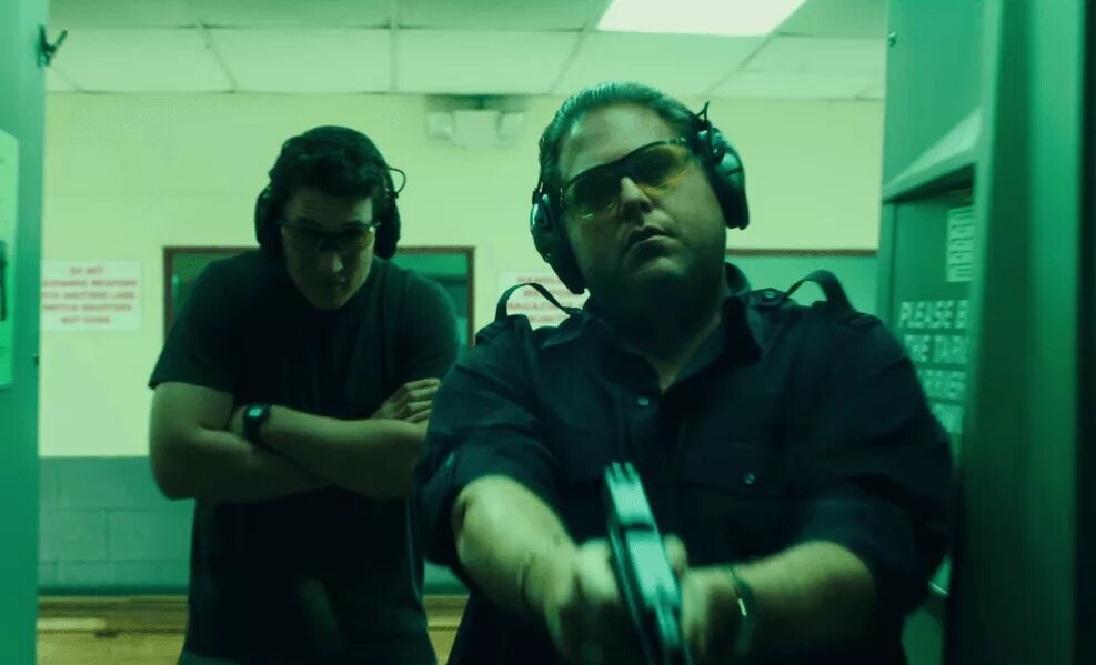 Парни со стволами gif. Парни со стволами (2016) — war dogs. Джона хилл парни со стволами. Эфраим дивероли фильм. Парни со стволами фильм 2016 трейлер.