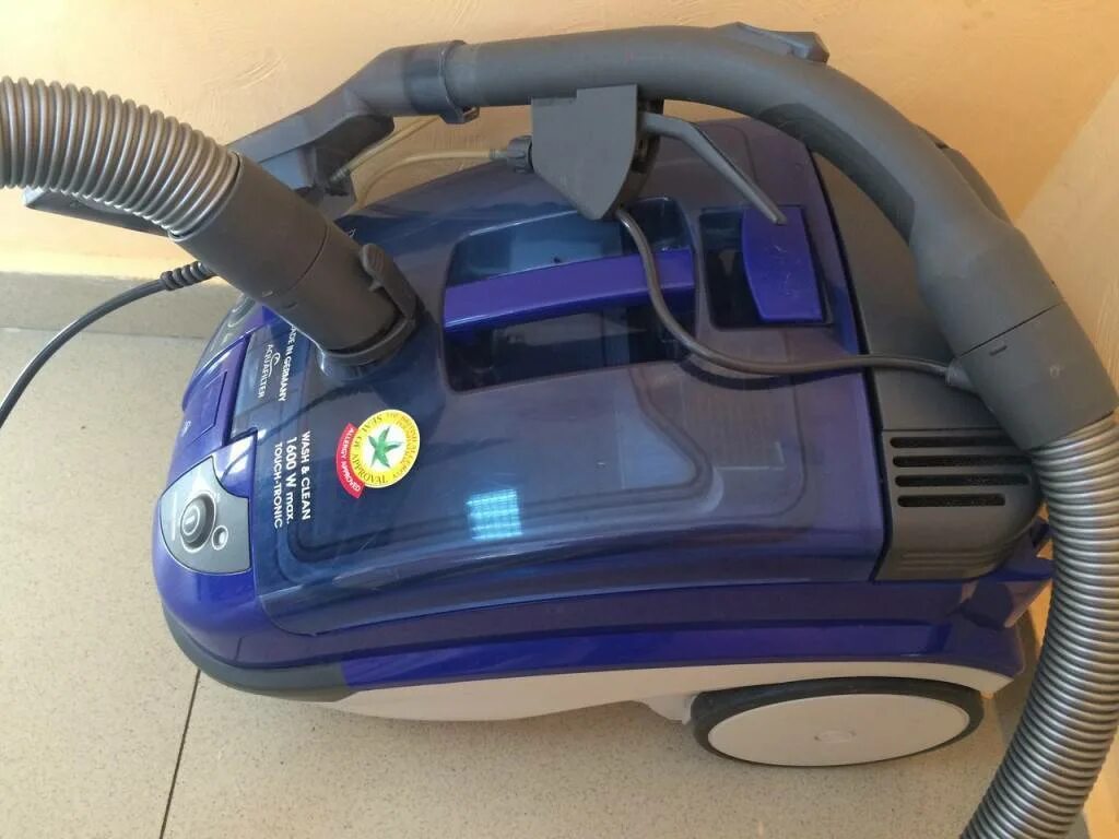Пылесос с аквафильтром для дома. Моющий пылесос самсунг модели. Пылесос для дома. Bosch bwd41740. Пылесос зелмер моющий с аквафильтром.