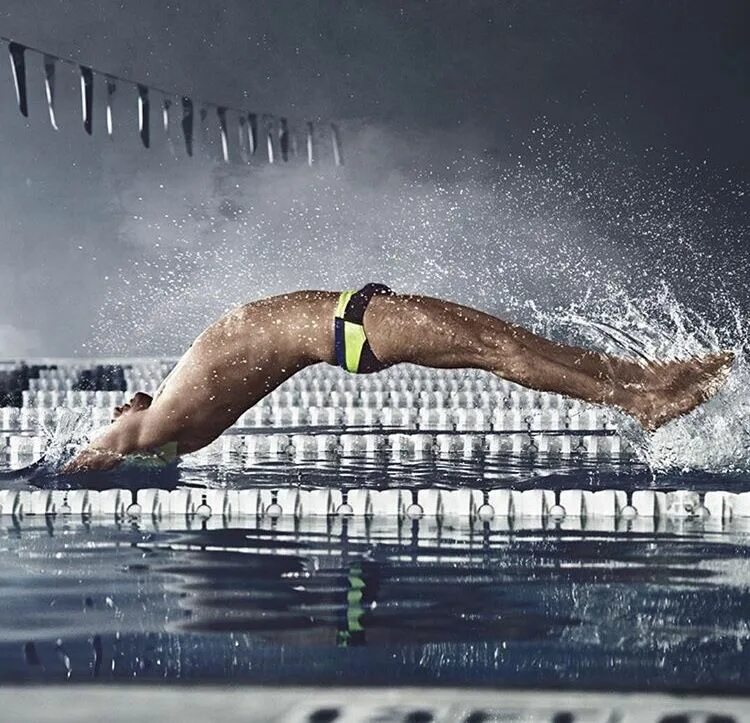 Плавание спортивная тренировка. Джефф Хьюджилл плавание. Плавание (спорт). Плавание Эстетика. Тренировка в бассейне.
