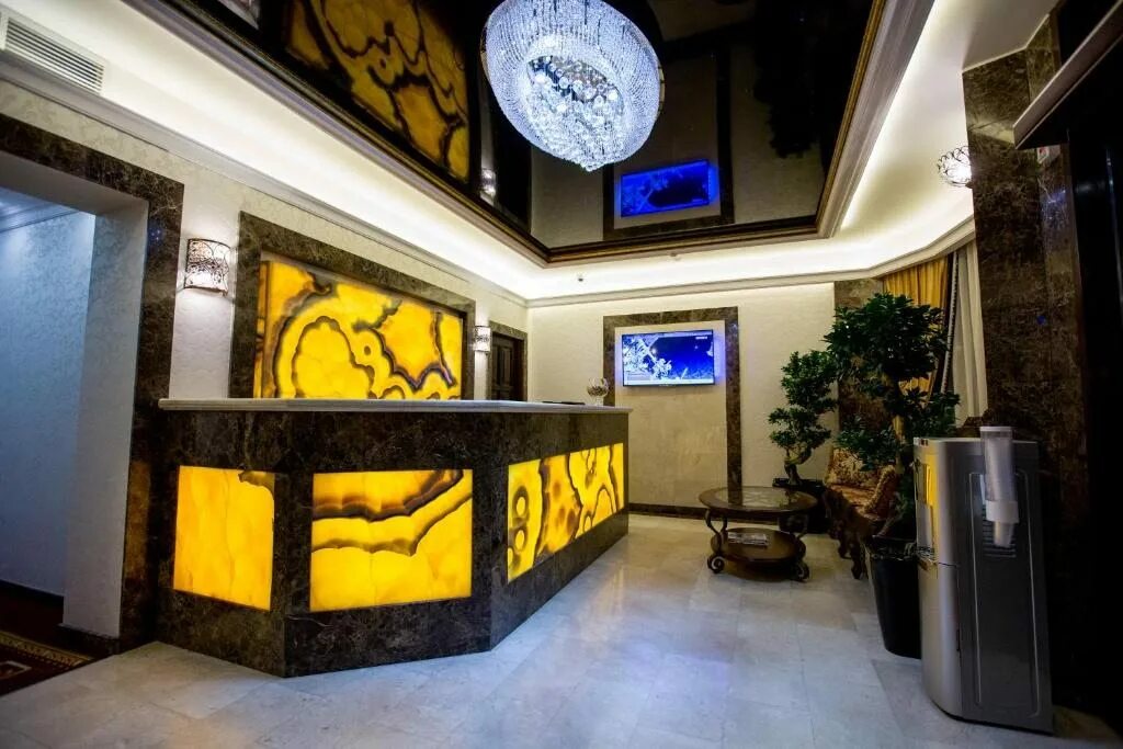 Shine hotel адлер. Адлер ленина 63. Шайн хаус адлер. Shine house ул. Сочи шайн хаус отель.