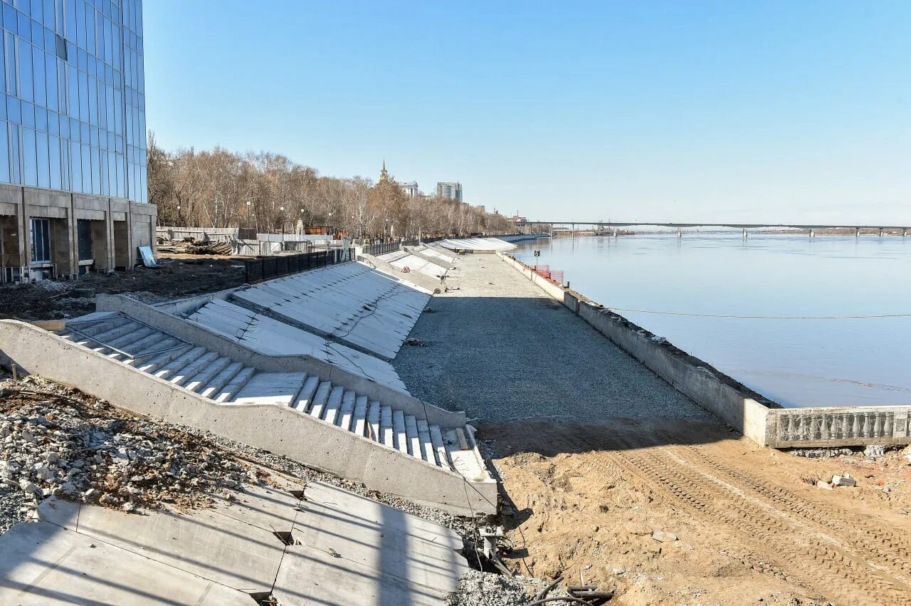 От двух причалов на реке. Реконструкция набережной Пермь Закамск. Пермь Речной вокзал Пристань. Реконструкция речного вокзала в Перми. Причал Пермь 1 реконструкция.