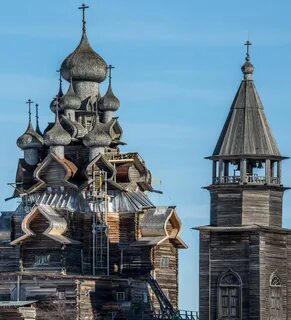 Церкви и колокольня на острове кижи