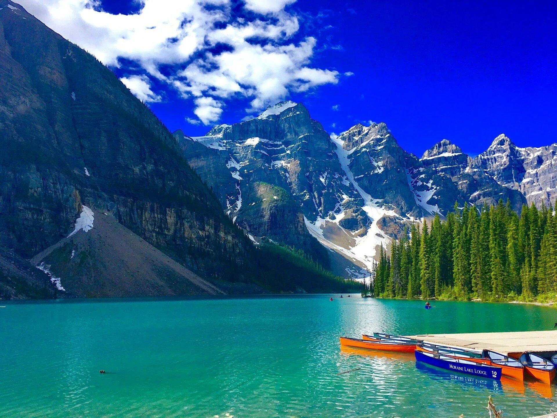 Canada lakes. Озеро Морейн в Канаде. Озеро Банфф в Канаде. Ледниковое озеро Морейн, Канада.