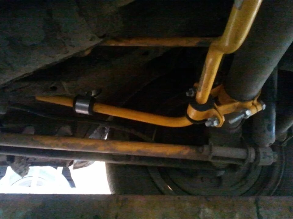 Задний стабилизатор ваз 2107. Кронштейн стабилизатора ваз 2107. Стабилизатор поперечной устойчивости ваз 2107 задний. Стабилизатор поперечной устойчивости ваз 2107 задний. 2107 устойчивость.