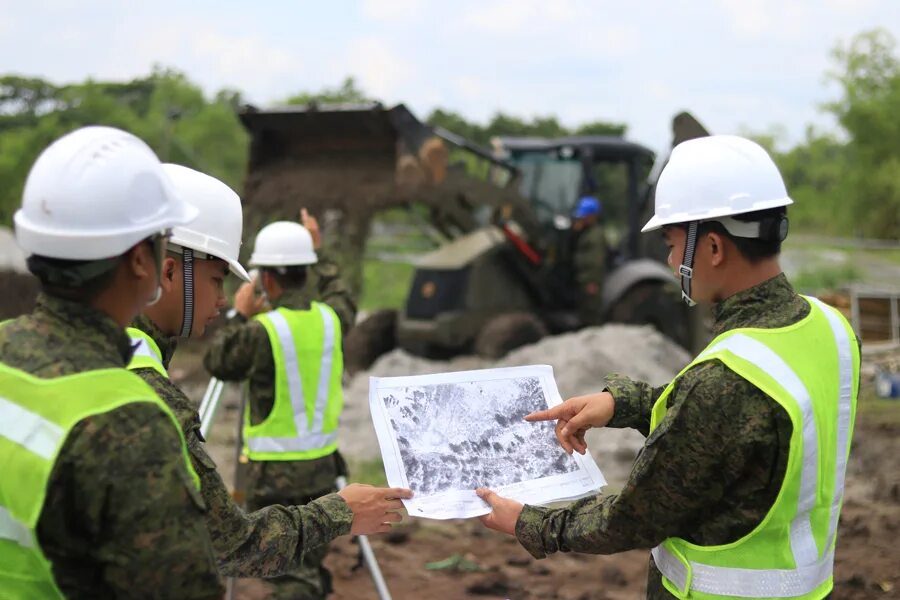 Army engineers. Army engineer. works as an engineer in the army.