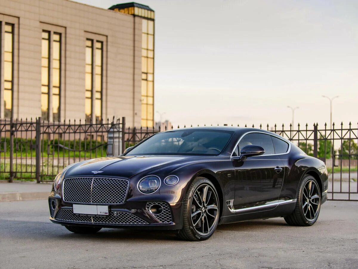 Bentley continental gt v8. Бентли континенталь gt 2021. Bentley continental gt 2020. Бентли континенталь gt белый. Бентли белая continental gt.