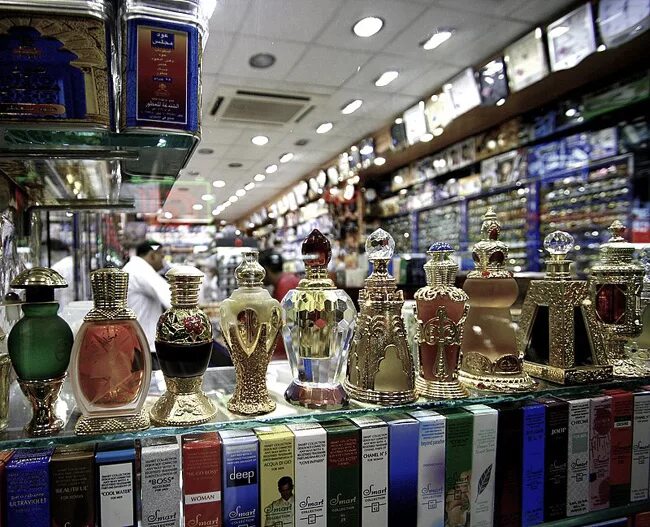 продавать эмиратах. Gold souk дубай. тц дубай молл. башня нахиль дубай. W дубай палм джумейра.