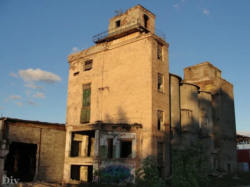 Заброшки в северодвинске с координатами. Заброшки в великом новгороде. Заброшки в северодвинске ягры. Заброшки северодвинск. Заброшенный ламповый завод архангельск.