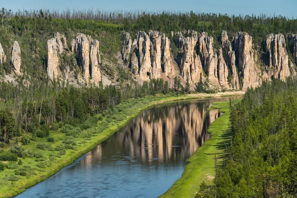 природа республики саха. синские столбы саха якутия река синяя. река синяя синские столбы. река синяя республика саха якутия. природа якутии лето.