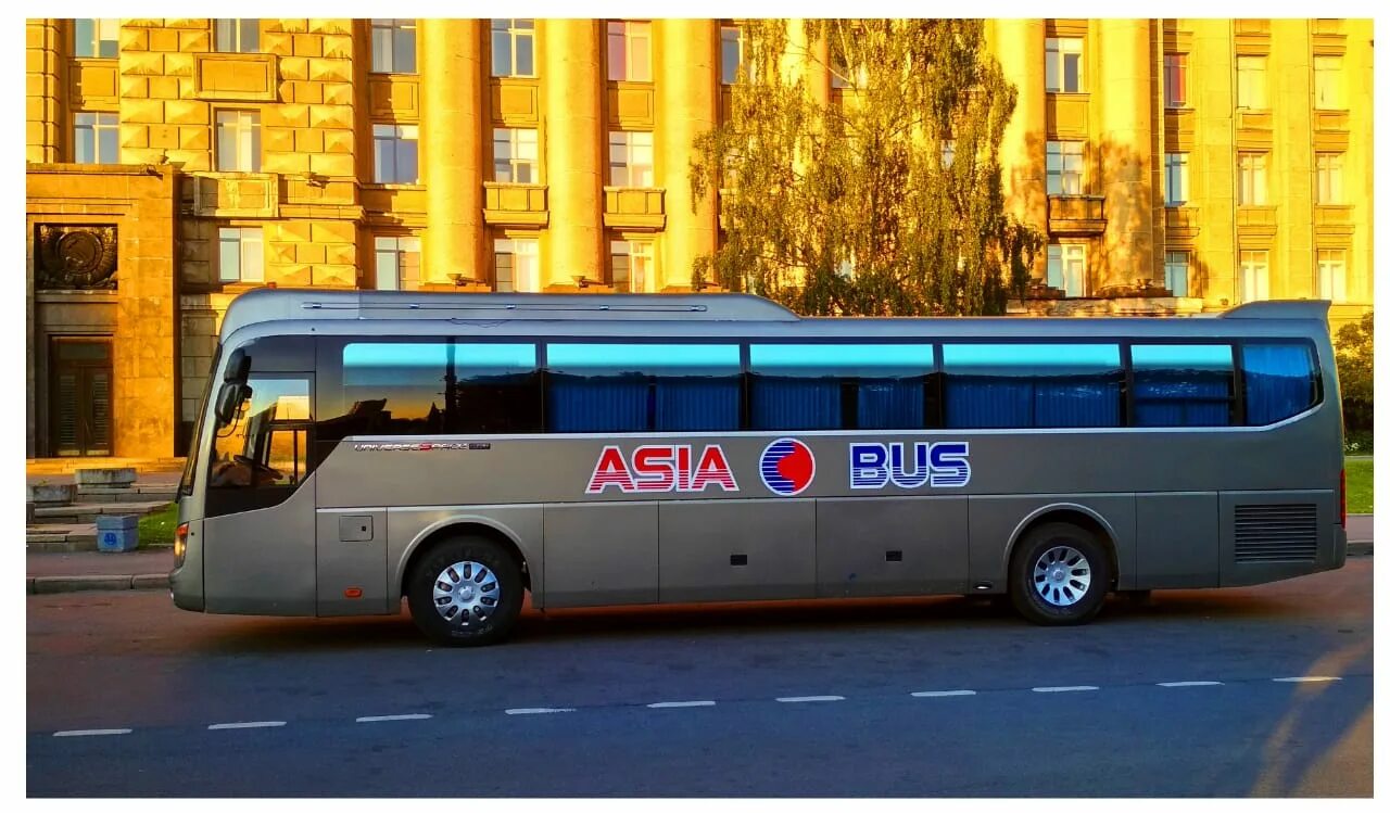 Перевозки автобусы спб. Автобус для спортсменов. Заказной автобус. Заказной автобус для детей. Заказные автобусы России.