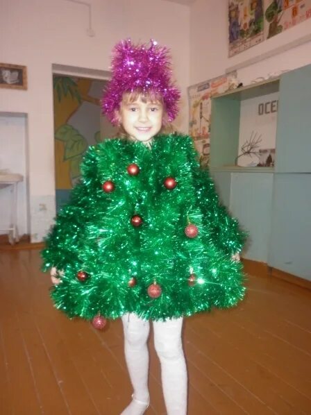 костюм елки из мишуры. как сделать платье из мишуры. как сделать платье из мишуры. платье елочка из мишуры. как сделать платье из мишуры.