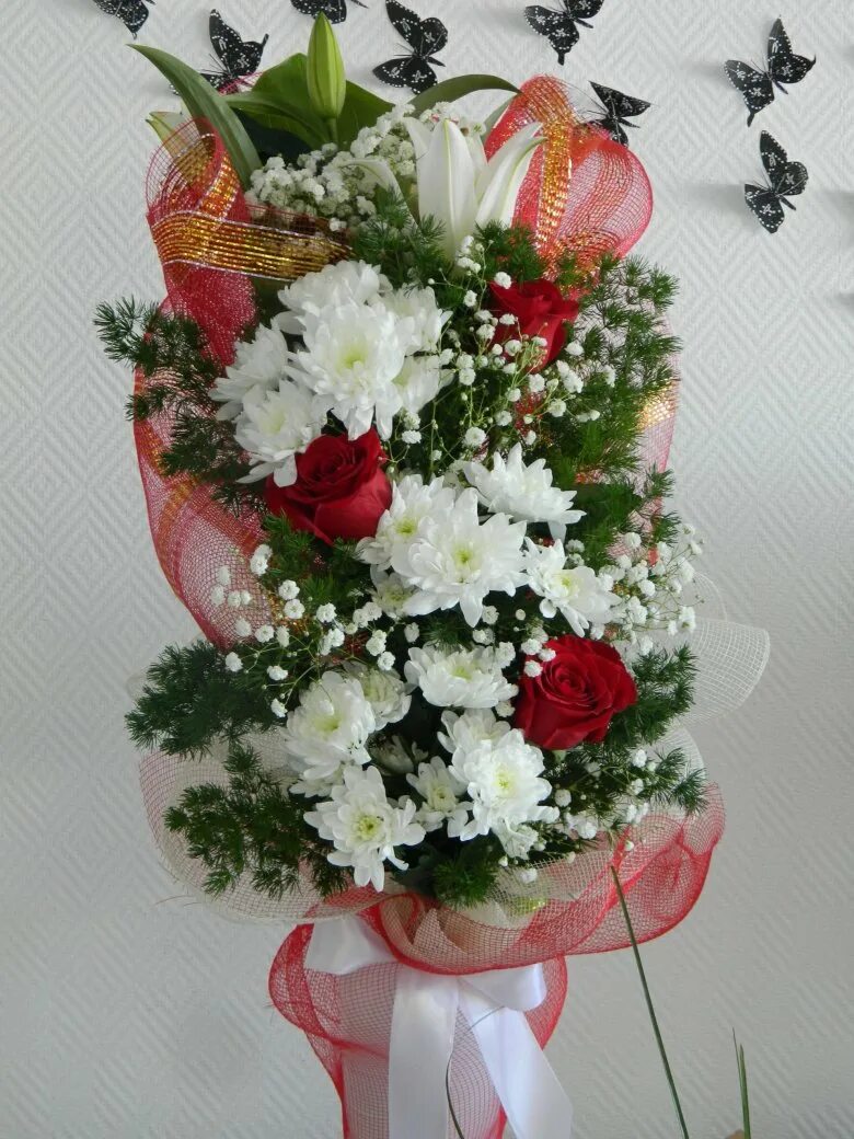 Цветы букет. Высокий букет. Альстромерии и робелини. Вертикальный букет. Вертикальный букет.