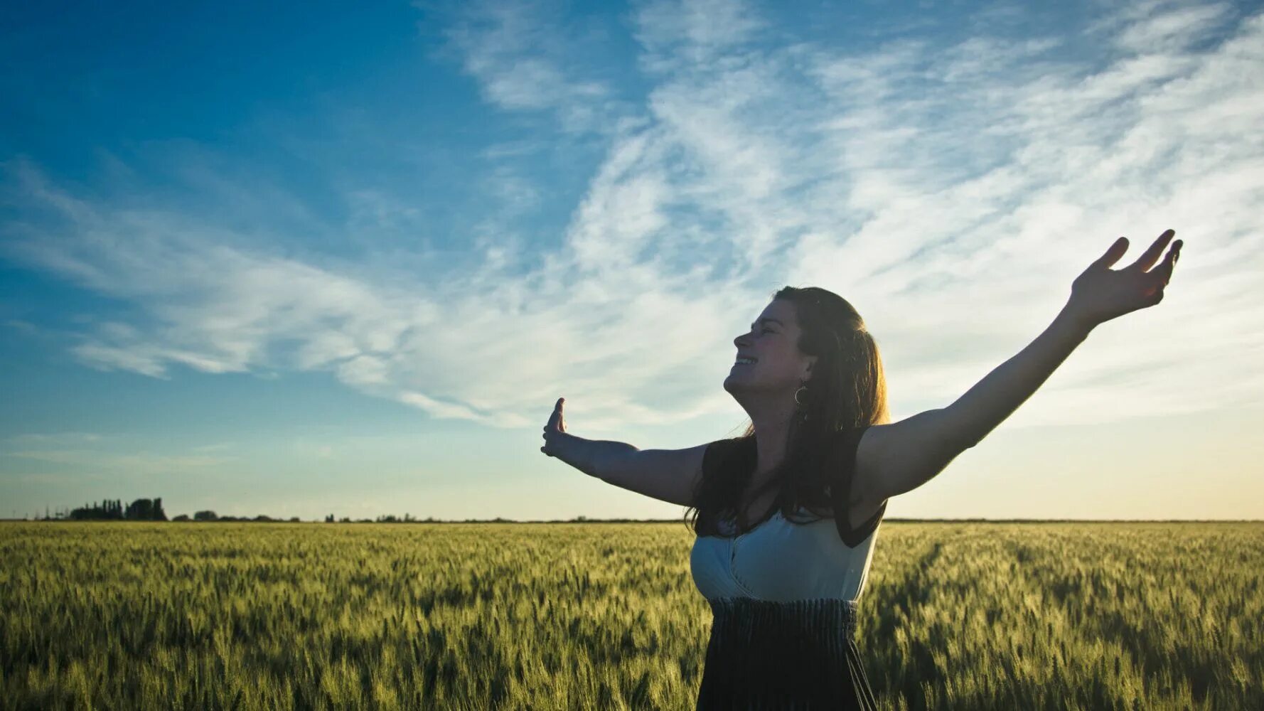 Without reach. Without reach. Человек поднял руки вверх. "the secret keeper". Wellbeing фото эстетика.