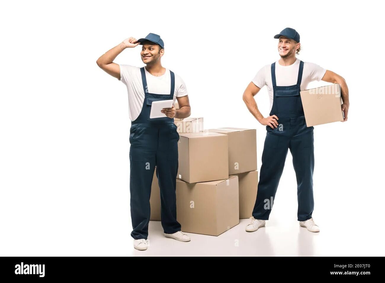 Вакансии с переездом. Грузчик разнорабочий. Грузчик с коробкой. Красивые грузчики. Грузчик с коробками.