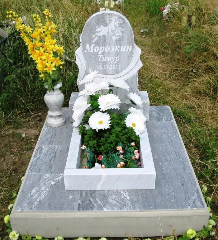 памятники из белого мрамора на могилу. надгробие мрамор. надгробный памятник мрамор. белый мрамор на могилу. памятник из белого мрамора.