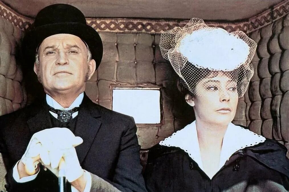 Анна каренина 2017 каренин. Алексей каренин джуд лоу. Каренин актер. Каренин актер. Джуд лоу каренин.