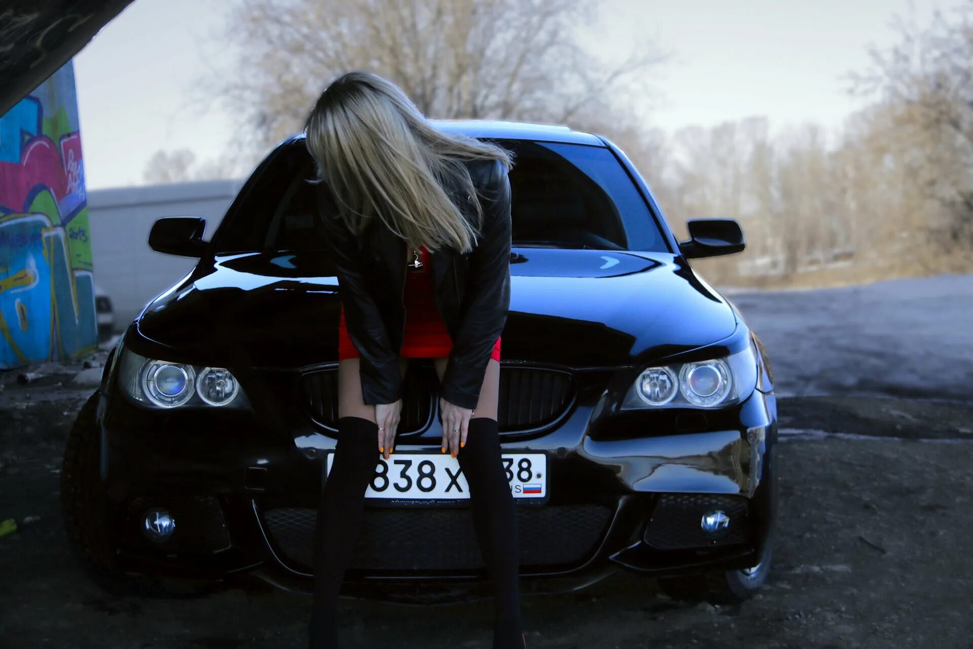 Парные авы бмв. Бмв м5 е60 бандитка. бмв е60 бандитка. bmw e60 и девушка. bmw e60 и е39.