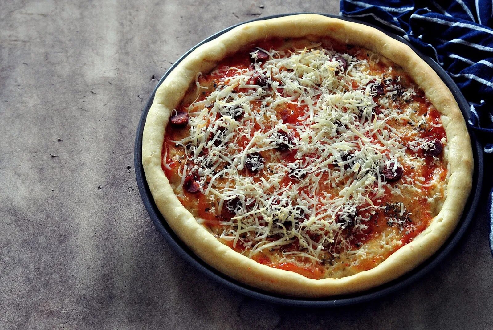 Pizza tower stuffed crust