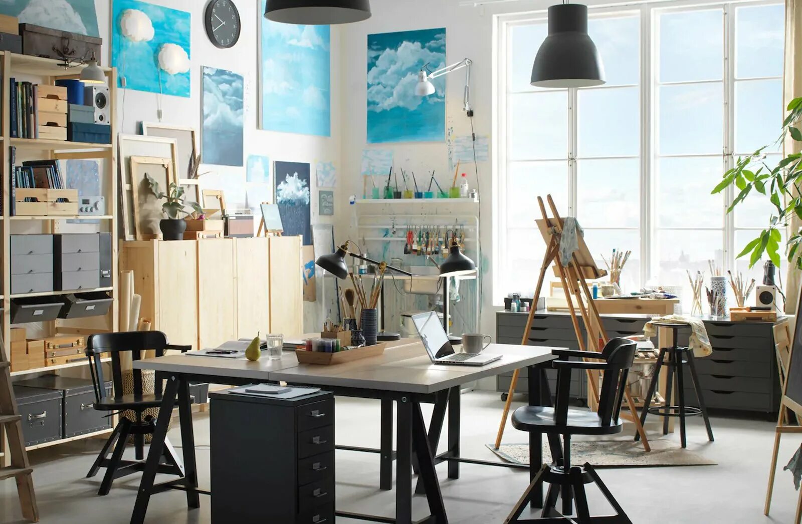 стол для мастер классов. мастерская в стиле лофт. интерьер творческой студии. студия креативного дизайна. интерьер ателье.