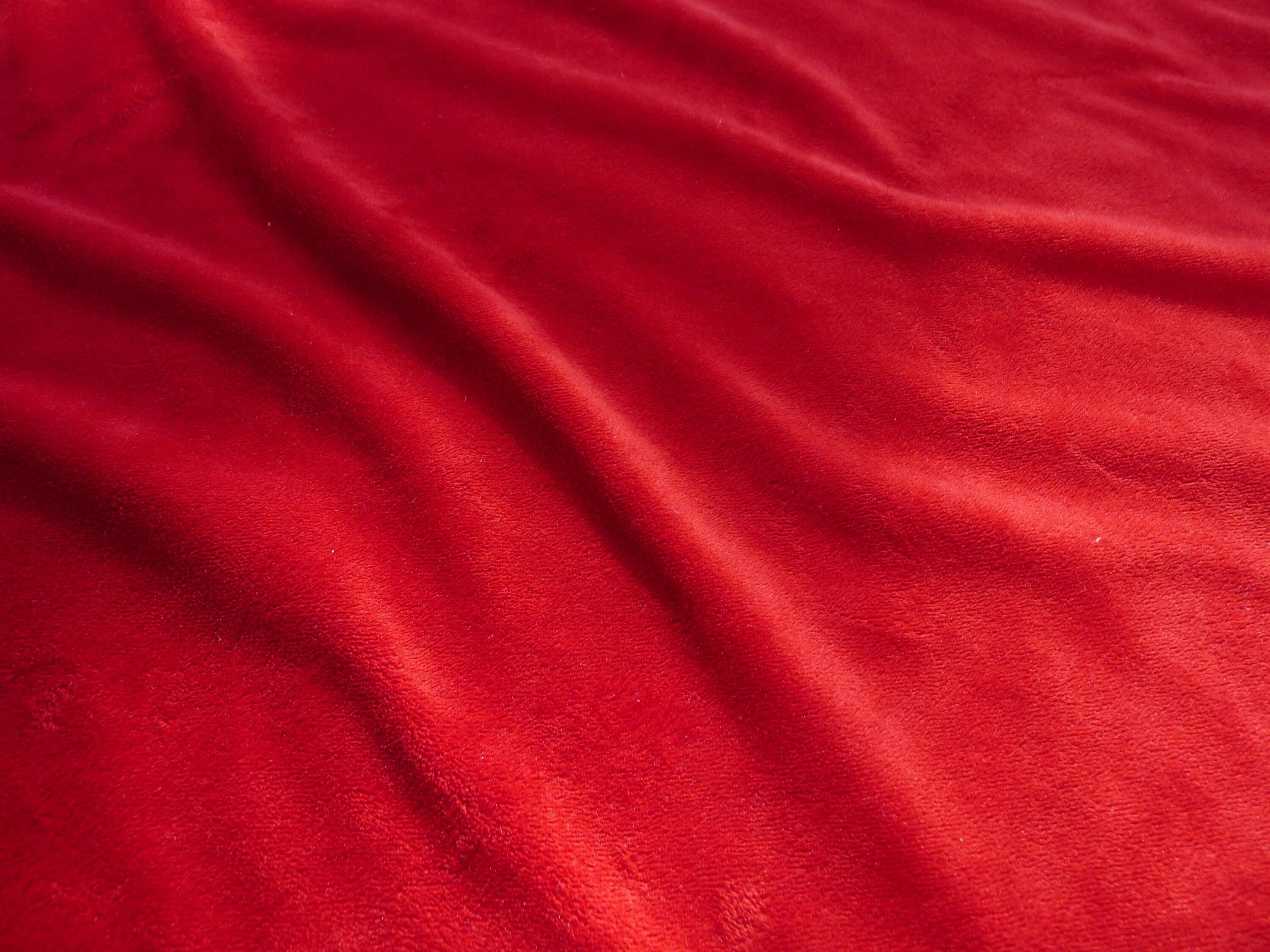 Red Velvet ткань. Красная ткань. Красная бархатная ткань. Бордовая ткань. Материя складка